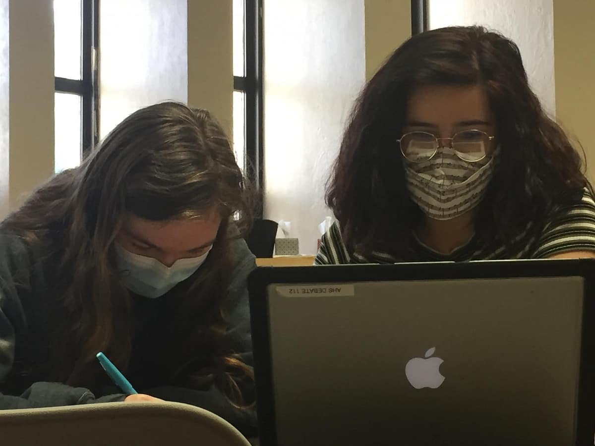 Debate Team Continues to Compete Virtually