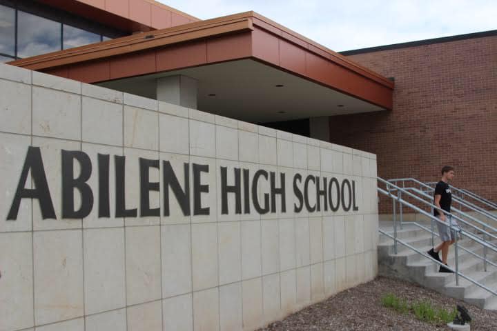 Seniors Say Goodbye to Classes